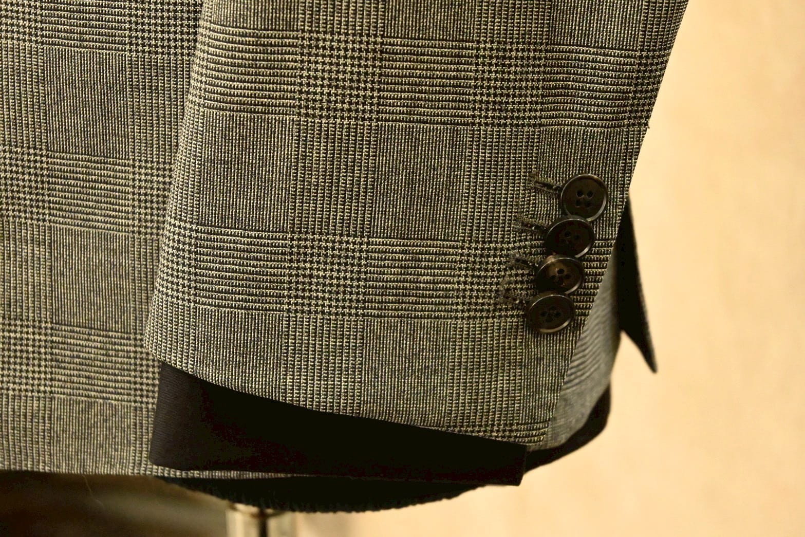 穿西裝細節-PlanB西裝-襯衫與外套袖口黃金比例